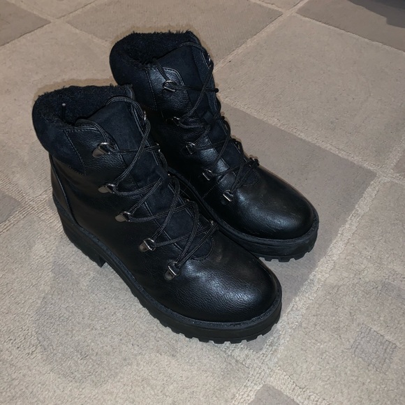 *CALL IT SPRING PLATFORM BOOTS* - Picture 2 of 4